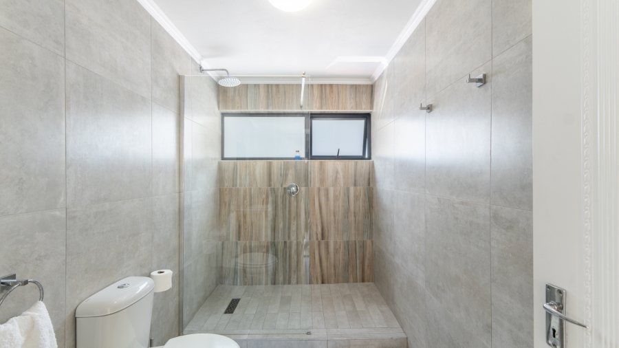 5 Bedroom Property for Sale in Calypso Beach Western Cape